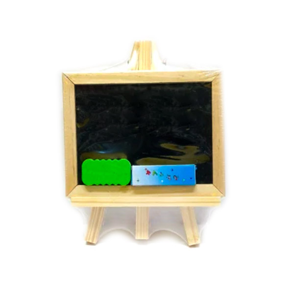 سه پایه و تخته سیاه با گچ و پاکن